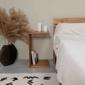 Table d’appoint, table de chevet, bout de canapé en bois massif de chêne