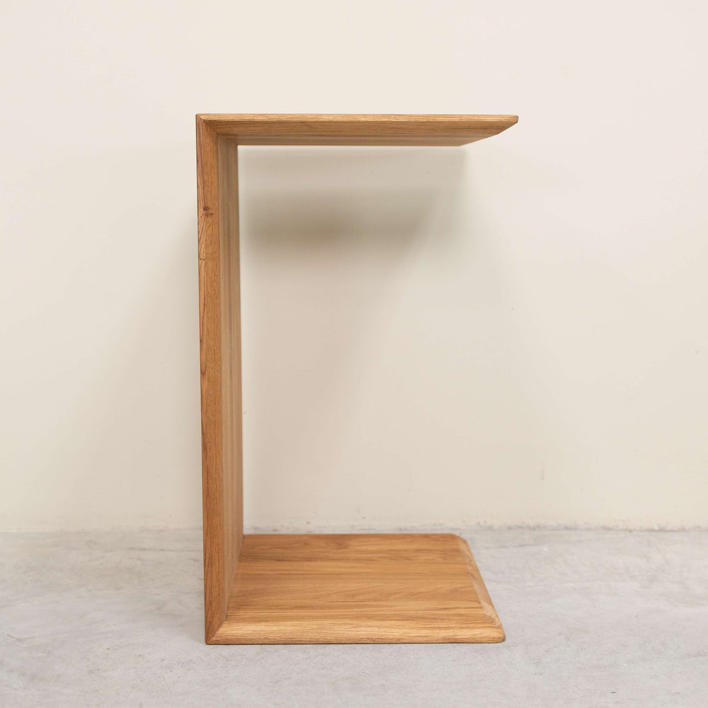 Table d’appoint, table de chevet, bout de canapé en bois massif de chêne