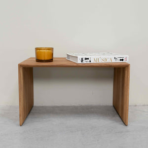 Table d’appoint, table de chevet, bout de canapé en bois massif de chêne