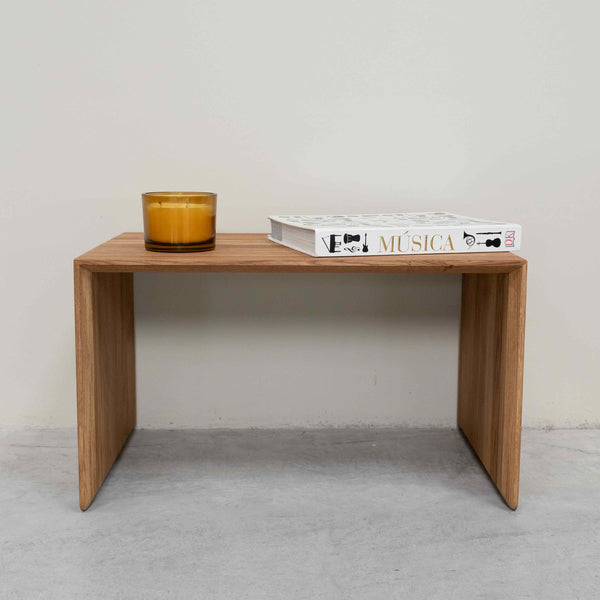 Table d’appoint, table de chevet, bout de canapé en bois massif de chêne