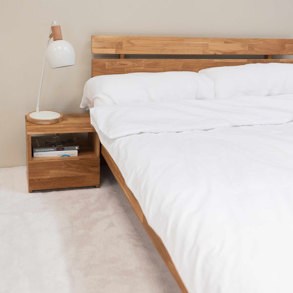 Table de chevet en bois massif de chêne Danemark 1