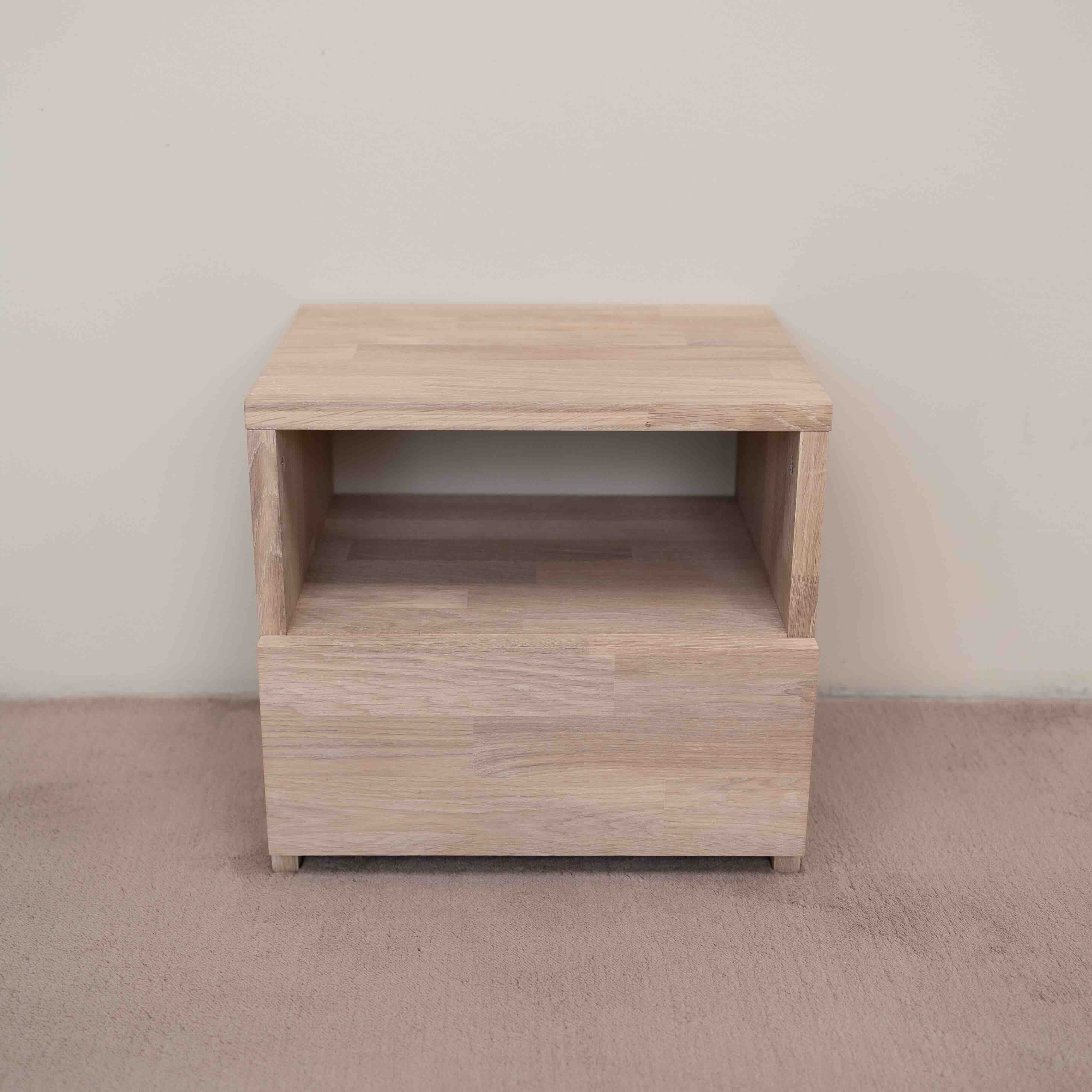 Table de chevet en bois massif de chêne Danemark 1