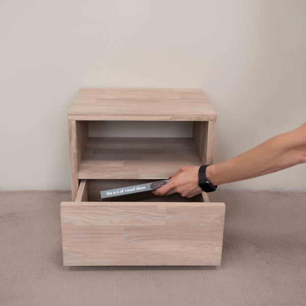 Table de chevet en bois massif de chêne Danemark 1