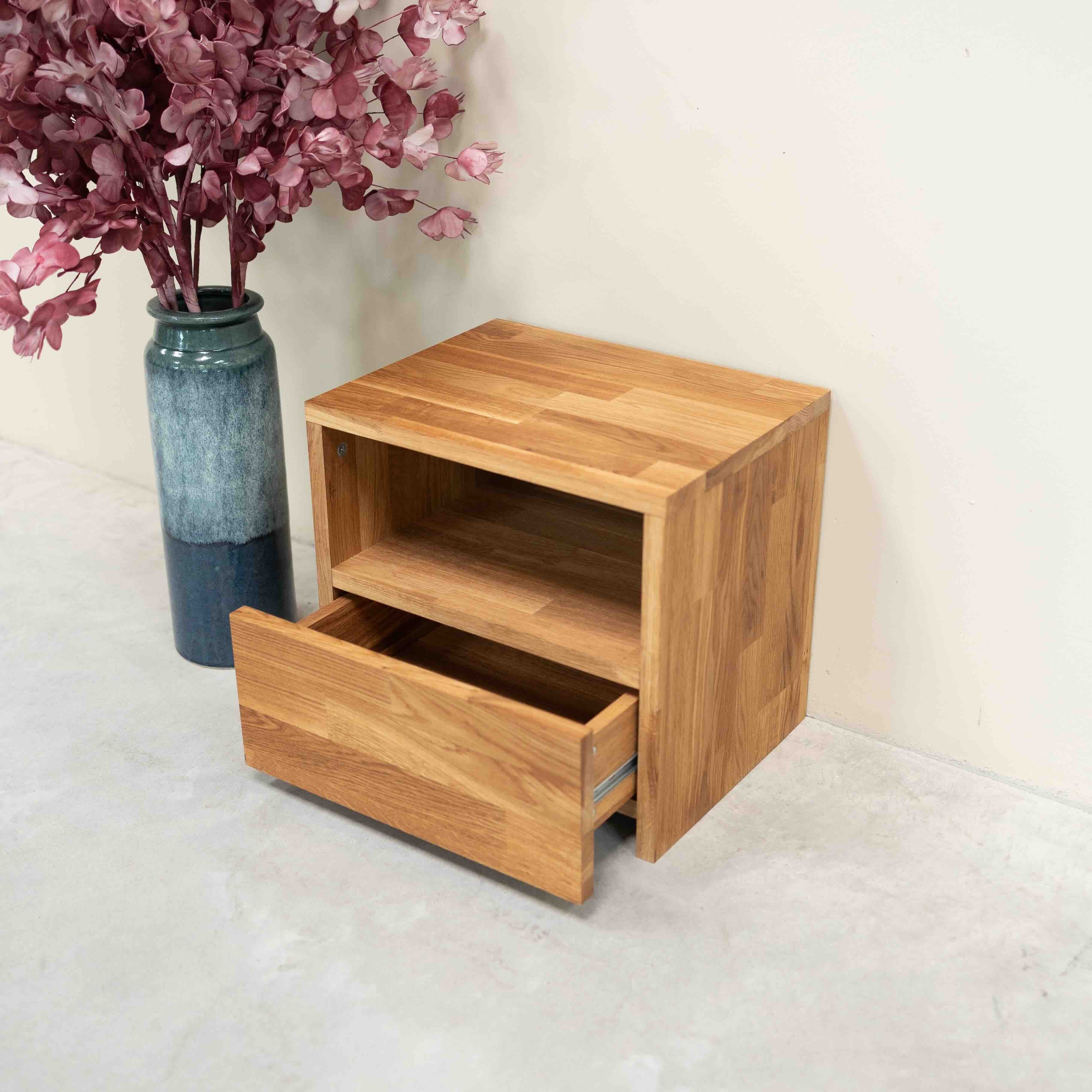 Table de chevet en bois massif de chêne Danemark 1