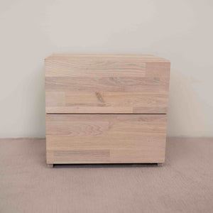 Table de chevet en bois massif de chêne durable