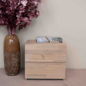 Table de chevet en bois massif de chêne durable