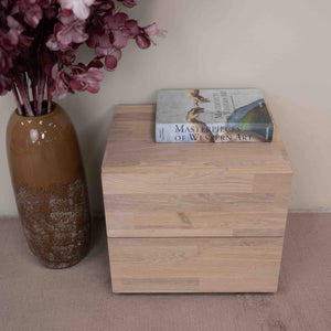 Table de chevet en bois massif de chêne durable