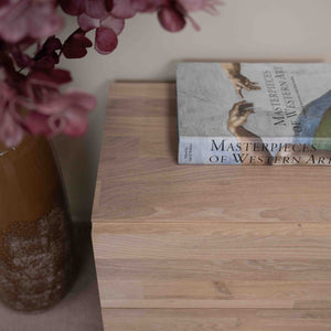 Table de chevet en bois massif de chêne durable