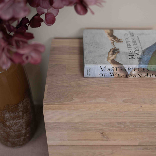 Table de chevet en bois massif de chêne durable