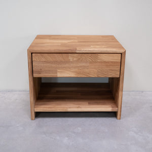 Table de chevet en bois massif de chêne Judith – 50 x 40 x 40 cm - NordicStory