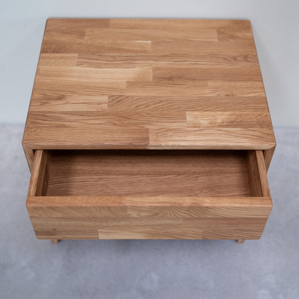 Table de chevet en bois massif de chêne Judith – 50 x 40 x 40 cm - NordicStory