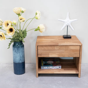 Table de chevet en bois massif de chêne Judith – 50 x 40 x 40 cm - NordicStory