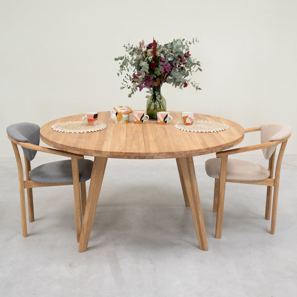 Table à manger ronde extensible en bois massif de chêne Léa – 120-170 x 120 x 76 cm / 140-190 x 140 x 76 cm - VESKOR
