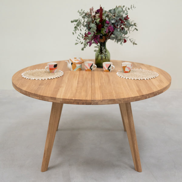 Table à manger ronde extensible en bois massif de chêne Léa – 120-170 x 120 x 76 cm / 140-190 x 140 x 76 cm - VESKOR