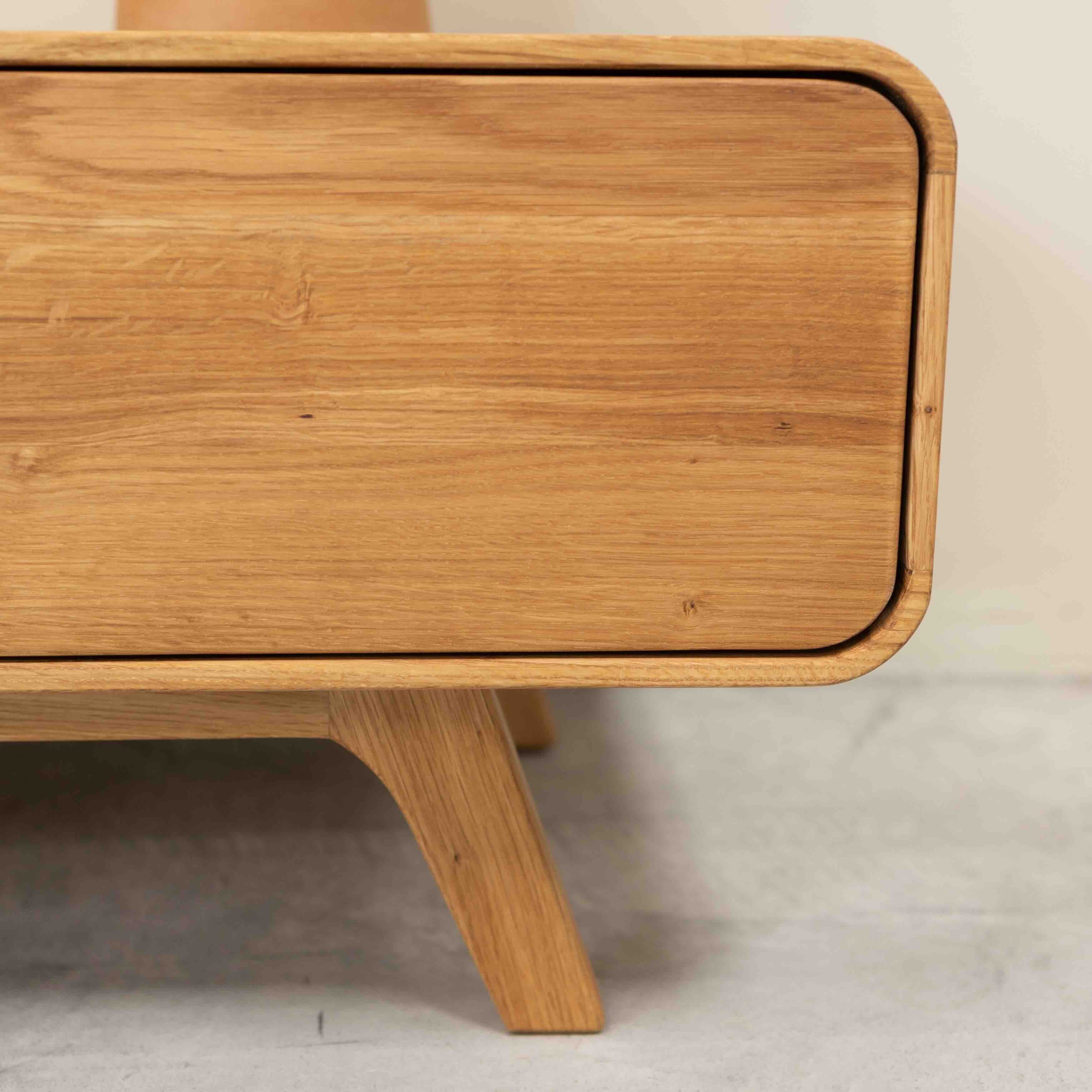 Buffet bas meuble de rangement en bois massif de chêne Genève