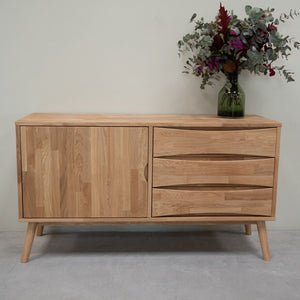 Buffet commode en bois massif de chêne Malmo 1 – 135,6 x 45,5 x 75 cm - VESKOR