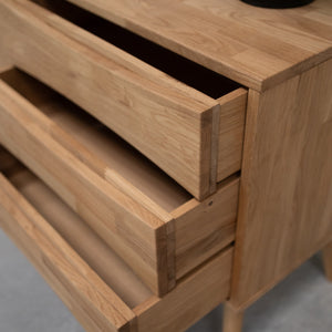 Buffet commode en bois massif de chêne Malmo 1 – 135,6 x 45,5 x 75 cm - VESKOR