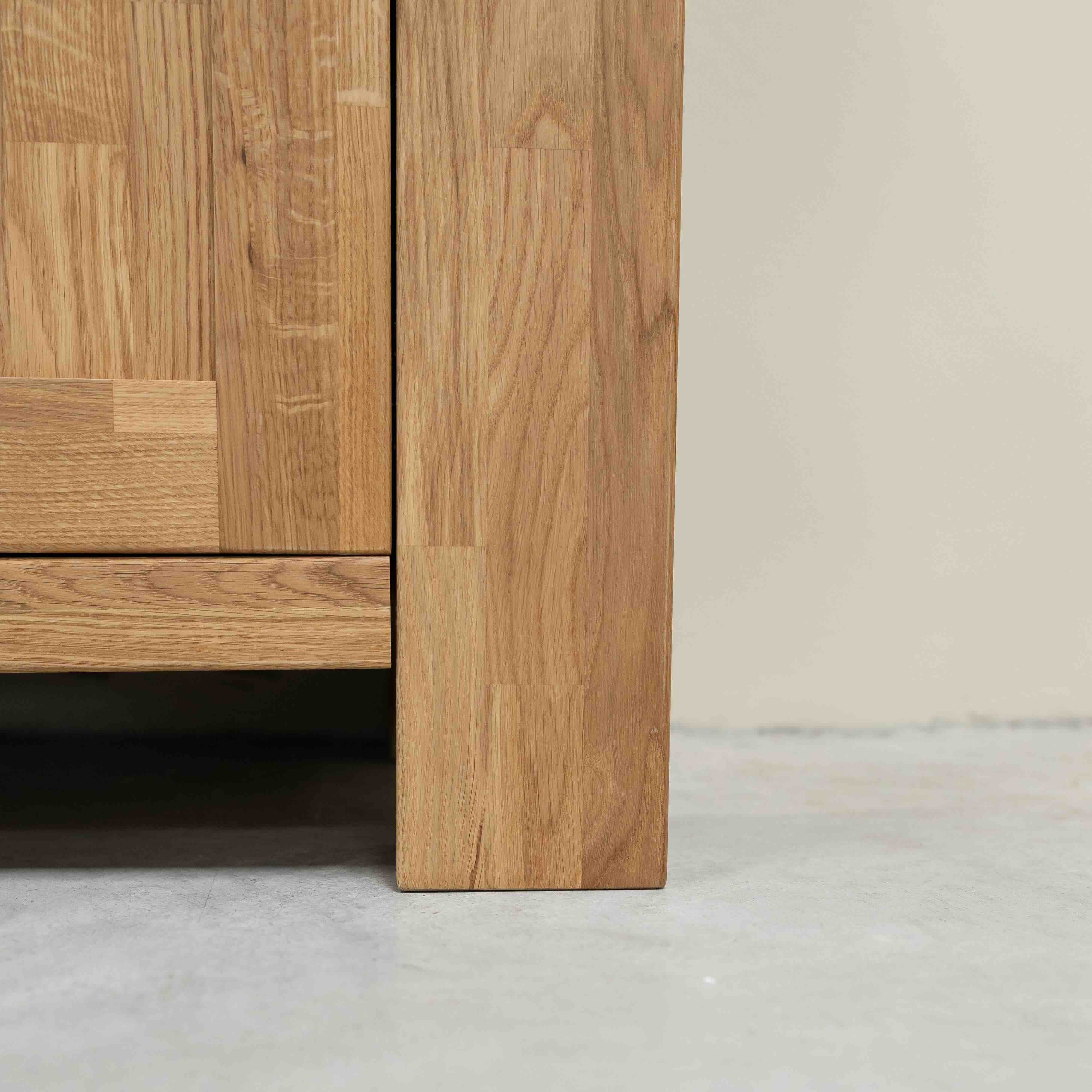 Buffet bahut en bois massif de chêne Balder