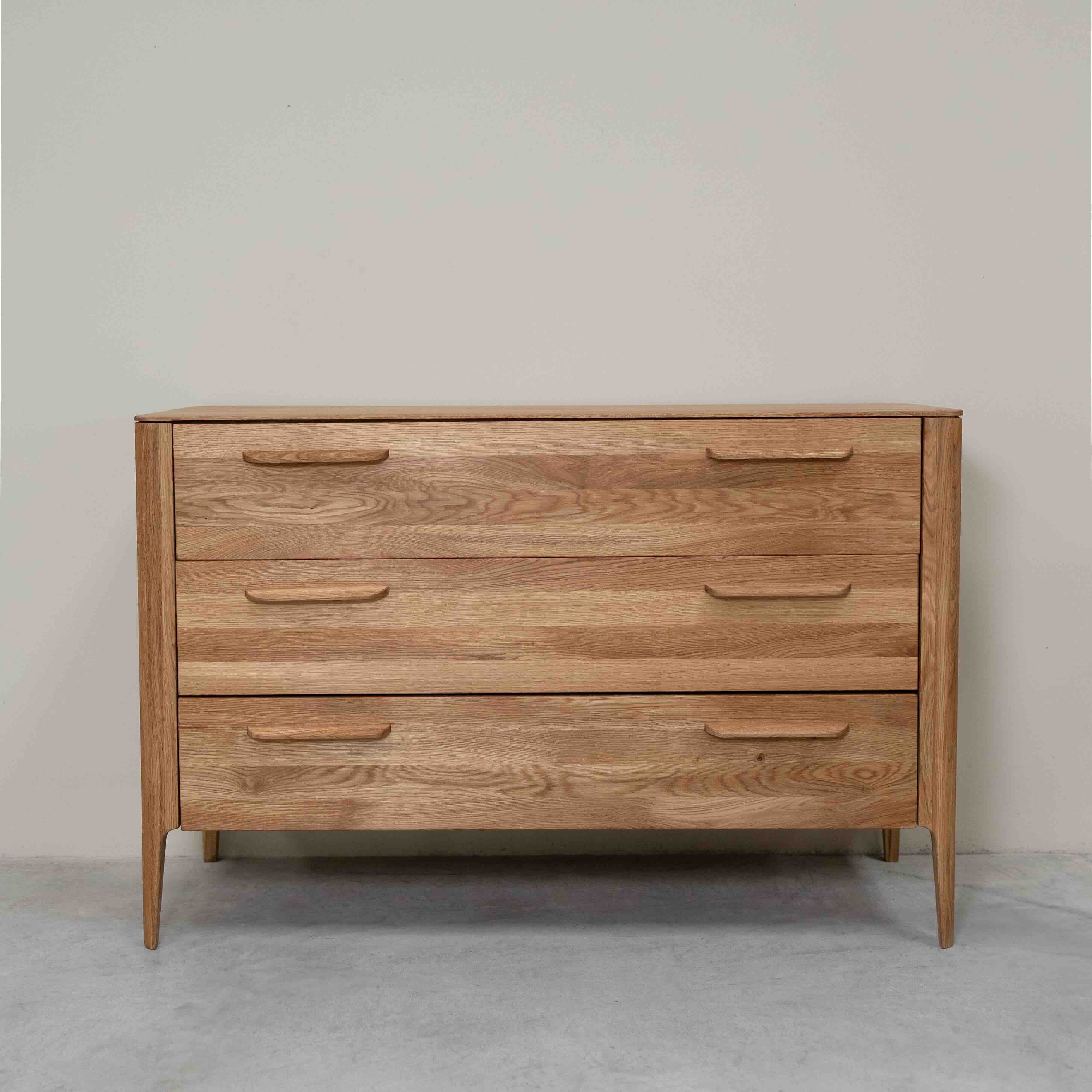 Commode en bois massif de chêne style scandinave Roble.Store