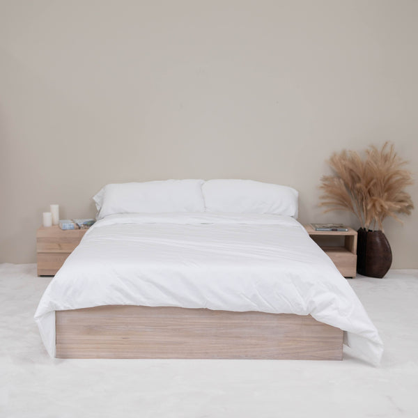 Lit en bois massif de chêne avec rangement style scandinave