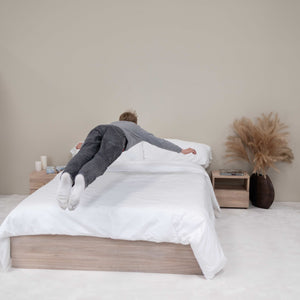 Lit en bois massif de chêne avec rangement style scandinave