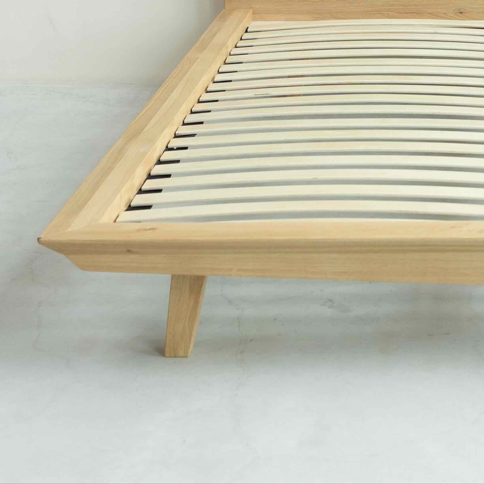 Lit en bois massif de chêne Malmo