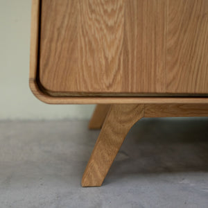 Buffet 3 portes en bois massif de chêne Genève 3 - 134 x 45 x 86 cm - NordicStory