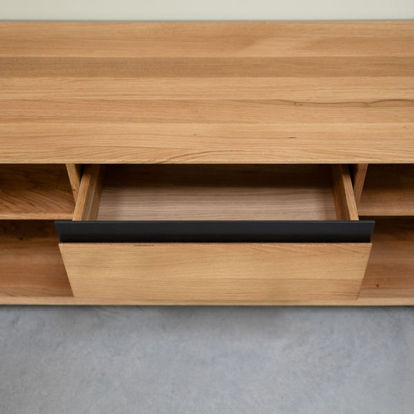 Meuble TV en bois massif de chêne Bremen - 160 x 42 x 50 cm - NordicStory