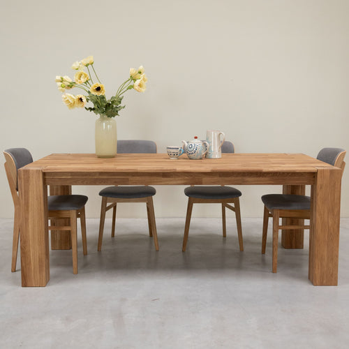 Table en bois massif de chêne