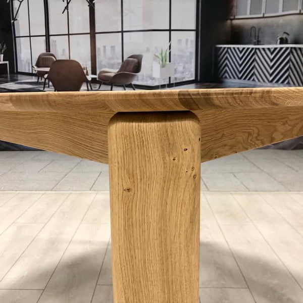 Table à manger ronde extensible en bois massif de chêne Victoria - VESKOR