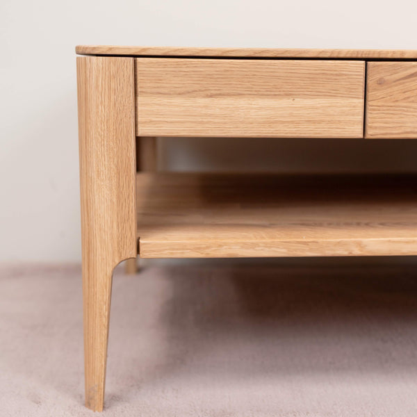 Table basse avec tiroir en bois massif de chêne 