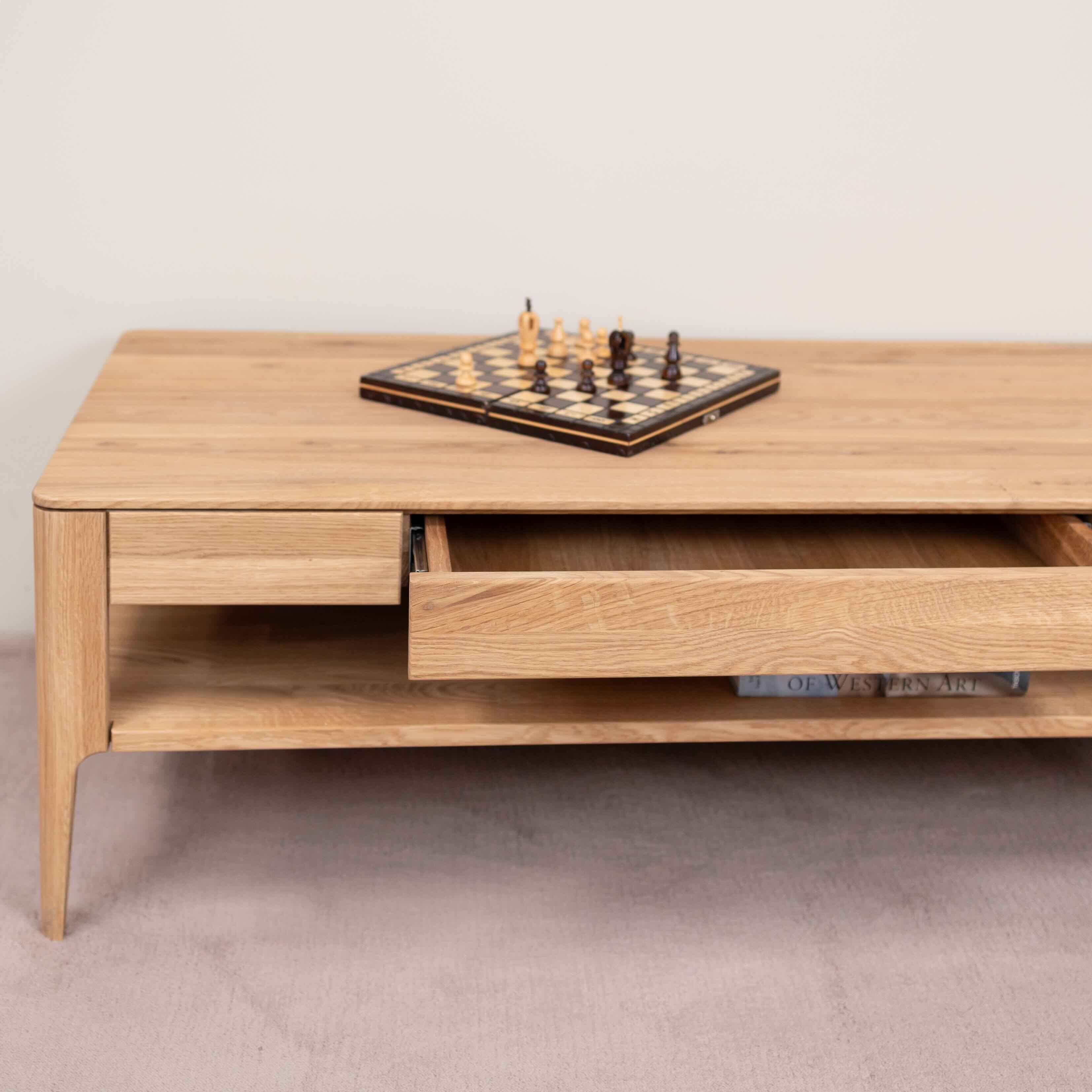 Table basse avec tiroir en bois massif de chêne 