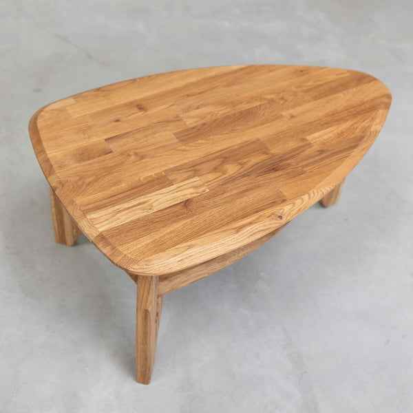 Table basse en bois massif de chêne Vankel