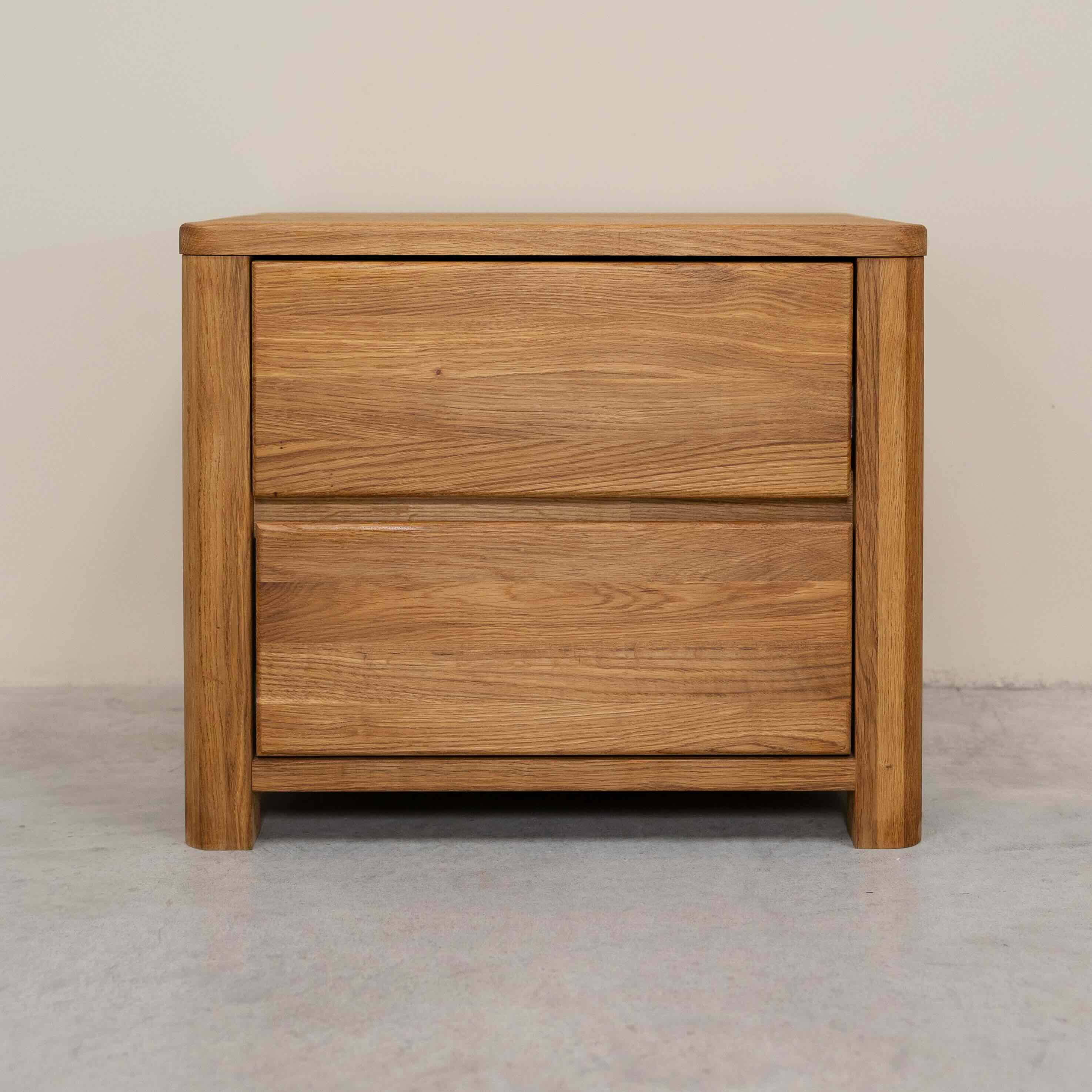 Table de chevet en bois massif de chêne style nordique Roble.store