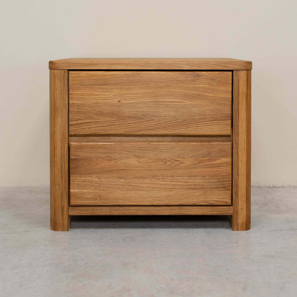 Table de chevet en bois massif de chêne style nordique Roble.store