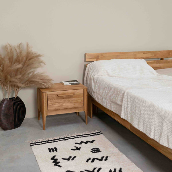 Table de chevet en bois massif de chêne style nordique Roble.store