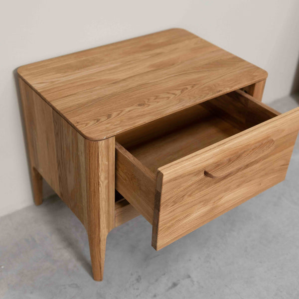 Table de chevet en bois massif de chêne style nordique Roble.store