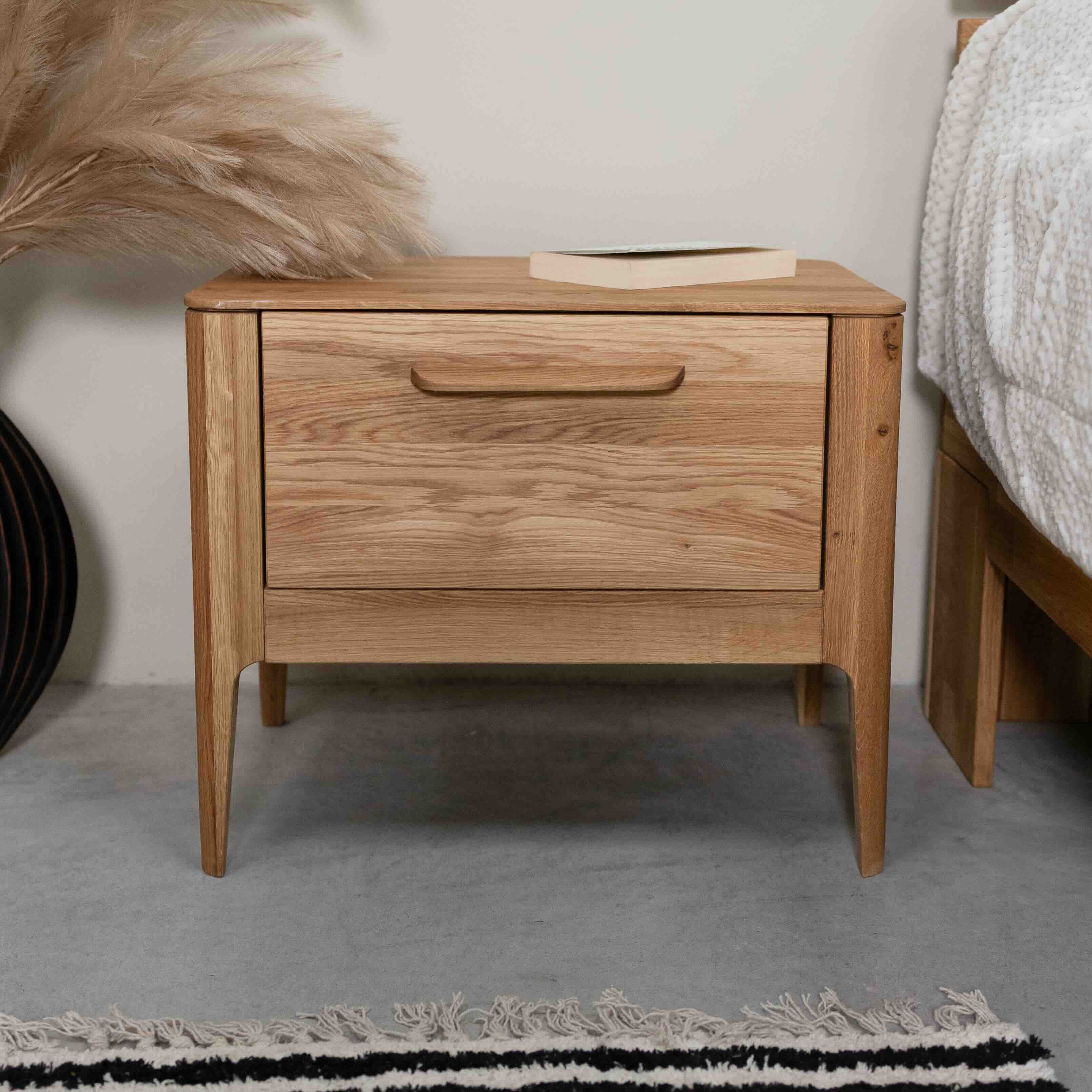 Table de chevet en bois massif de chêne style nordique Roble.store