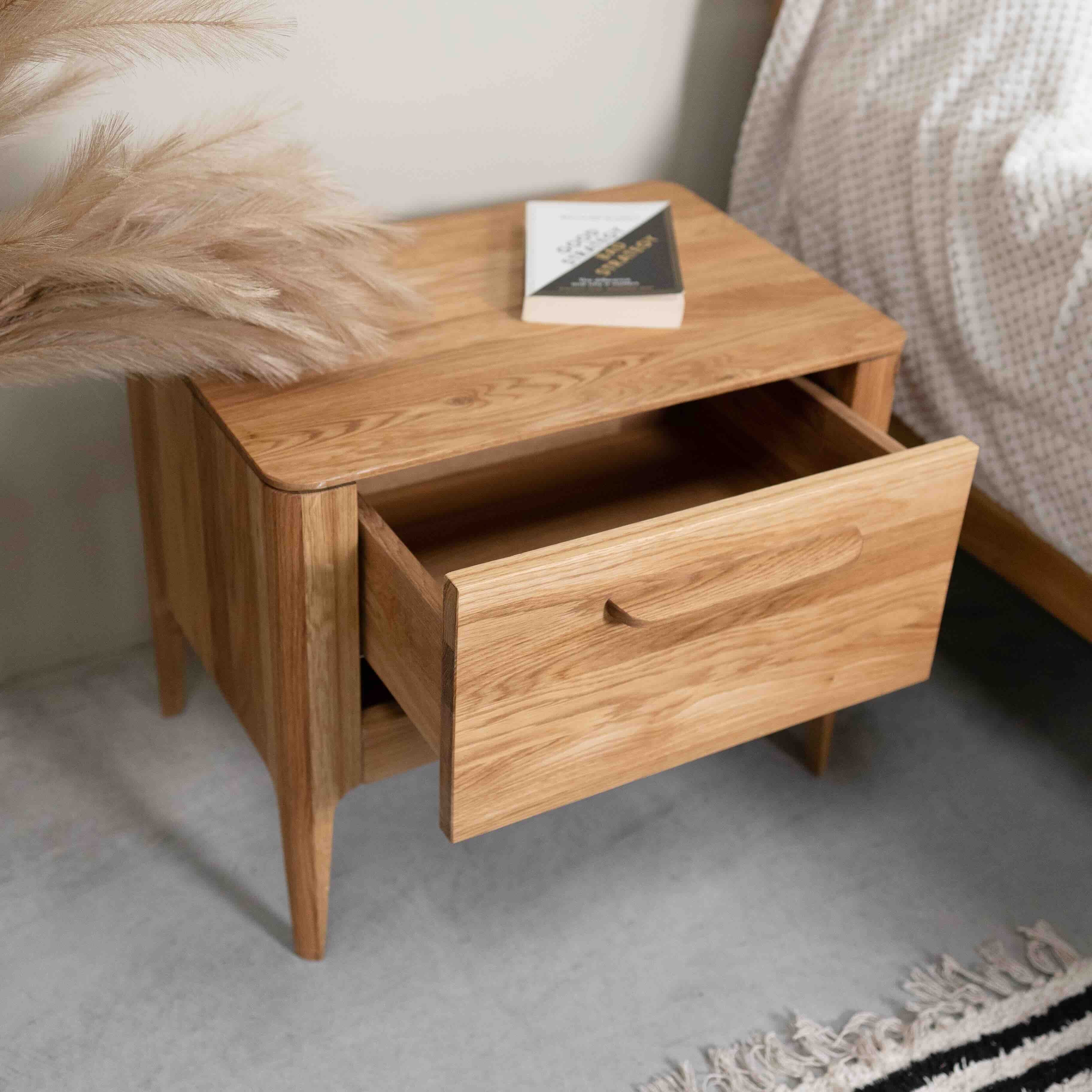 Table de chevet en bois massif de chêne style nordique Roble.store