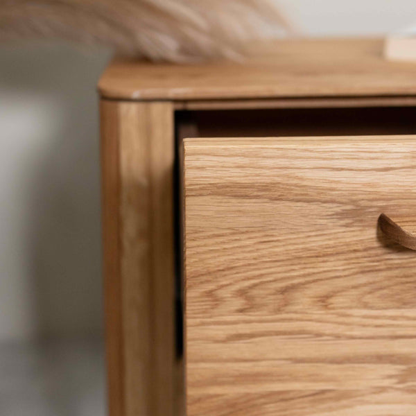 Table de chevet en bois massif de chêne style nordique Roble.store