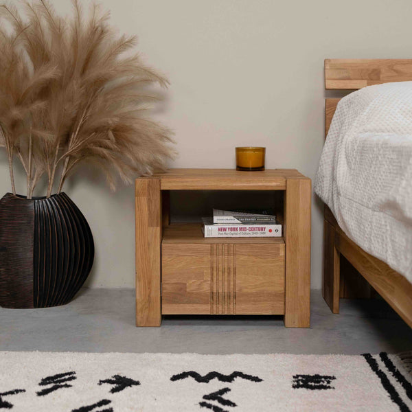 Table de chevet en bois massif de chêne style nordique Roble.store