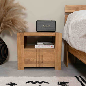 Table de chevet en bois massif de chêne style nordique Roble.store