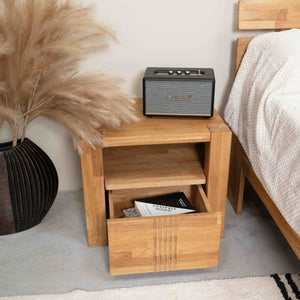 Table de chevet en bois massif de chêne style nordique Roble.store