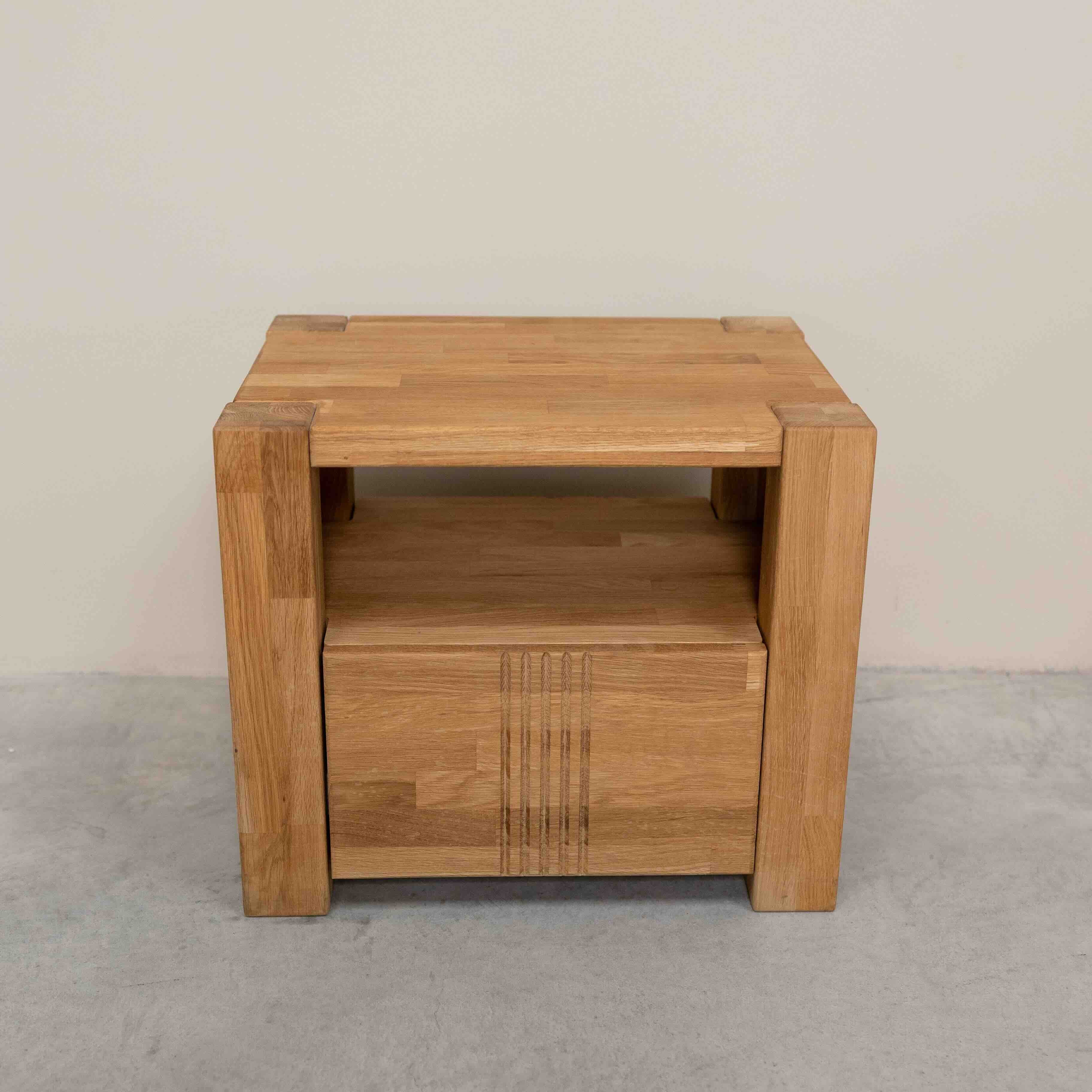 Table de chevet en bois massif de chêne style nordique Roble.store