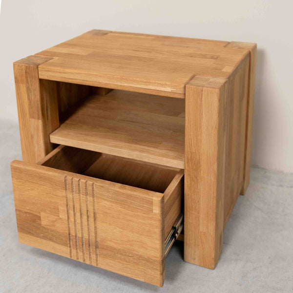 Table de chevet en bois massif de chêne style nordique Roble.store