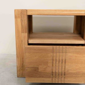 Table de chevet en bois massif de chêne style nordique Roble.store