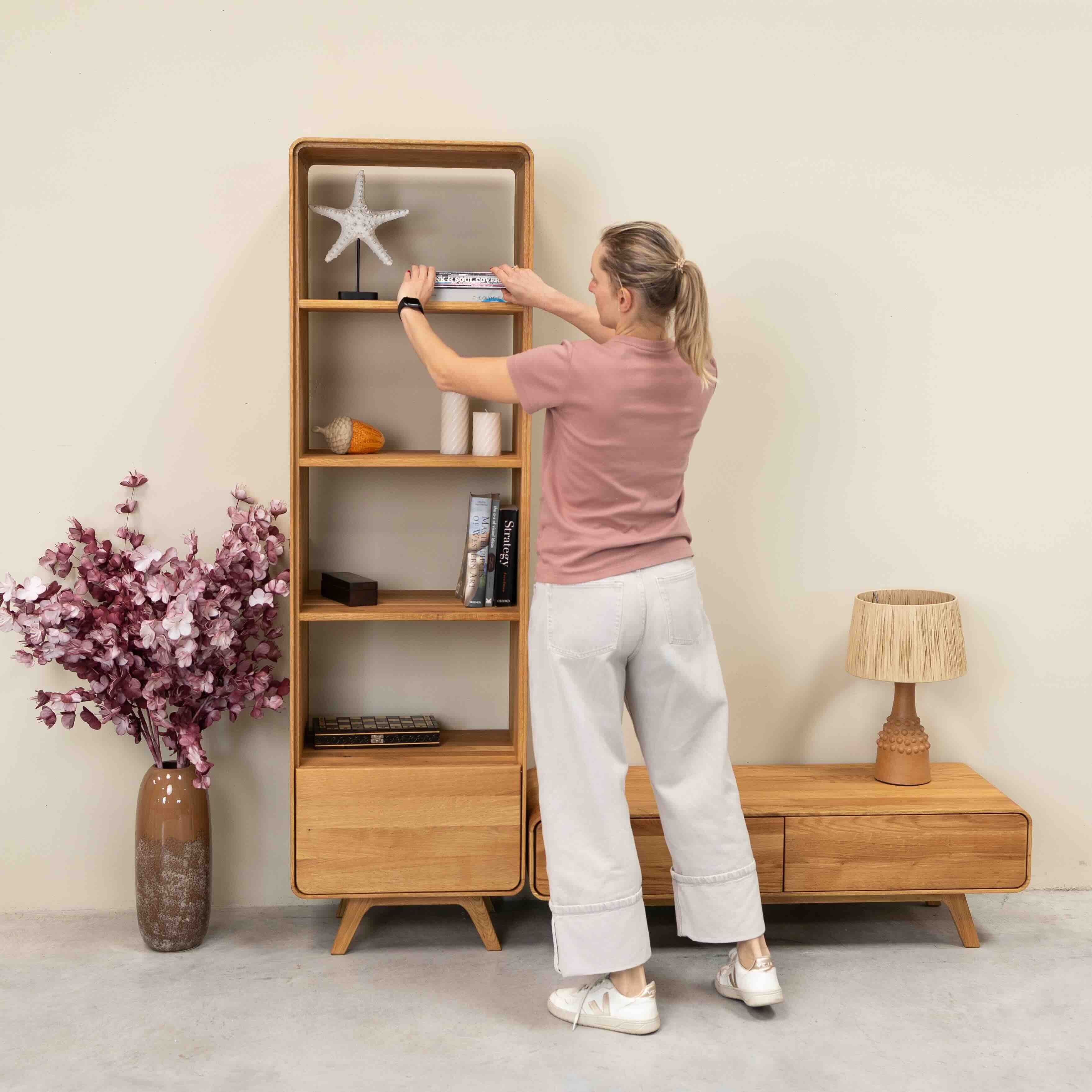 Buffet bas meuble de rangement en bois massif de chêne Genève