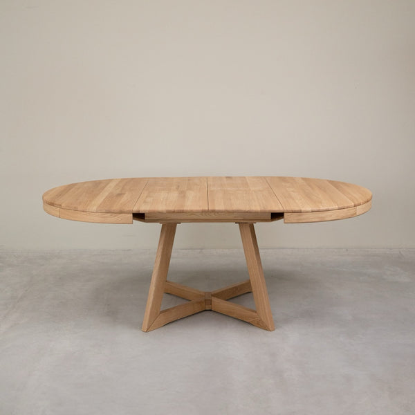 Table à manger en bois massif de chêne durable Valence