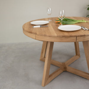 Table à manger ronde extensible en chêne massif Valence - NordicStory