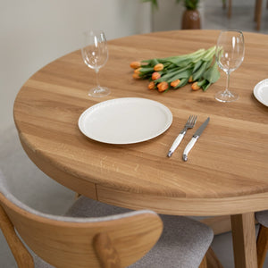 Table à manger en bois massif de chêne durable Valence